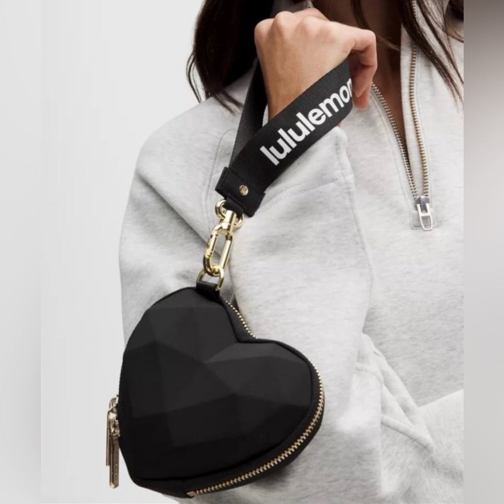 Lululemon Heart Wristlet in Black